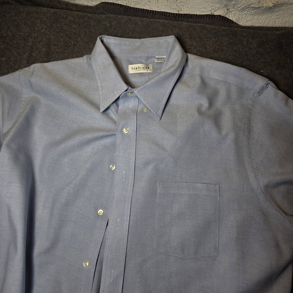 Van Heusen Regular Fit Light Blue Dress Shirt 60% Cotton 40% Poly XL 17.5-18